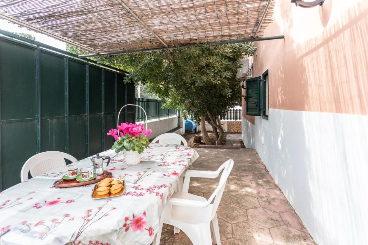 Villetta Bianca Sulla Spiaggia - Apulia Home 加利波利 外观 照片