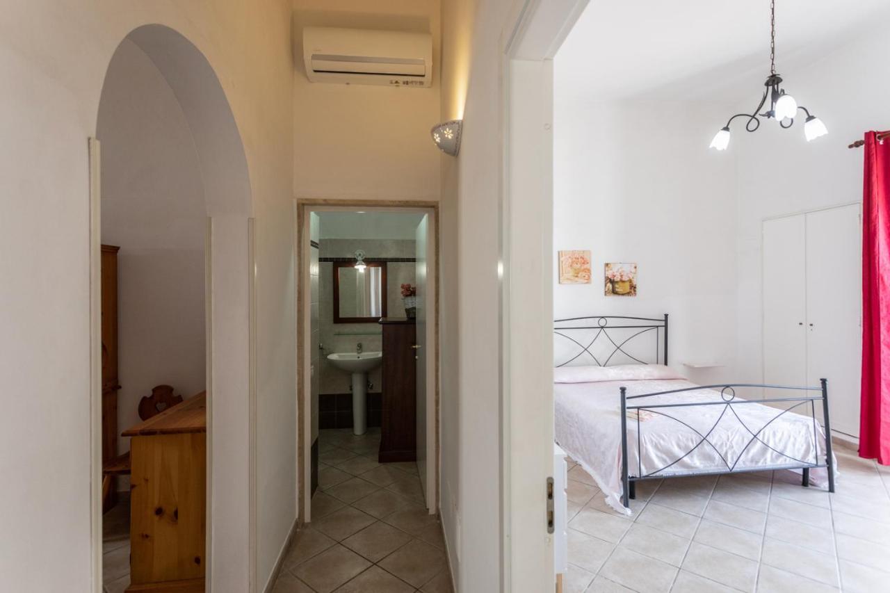 Villetta Bianca Sulla Spiaggia - Apulia Home 加利波利 外观 照片