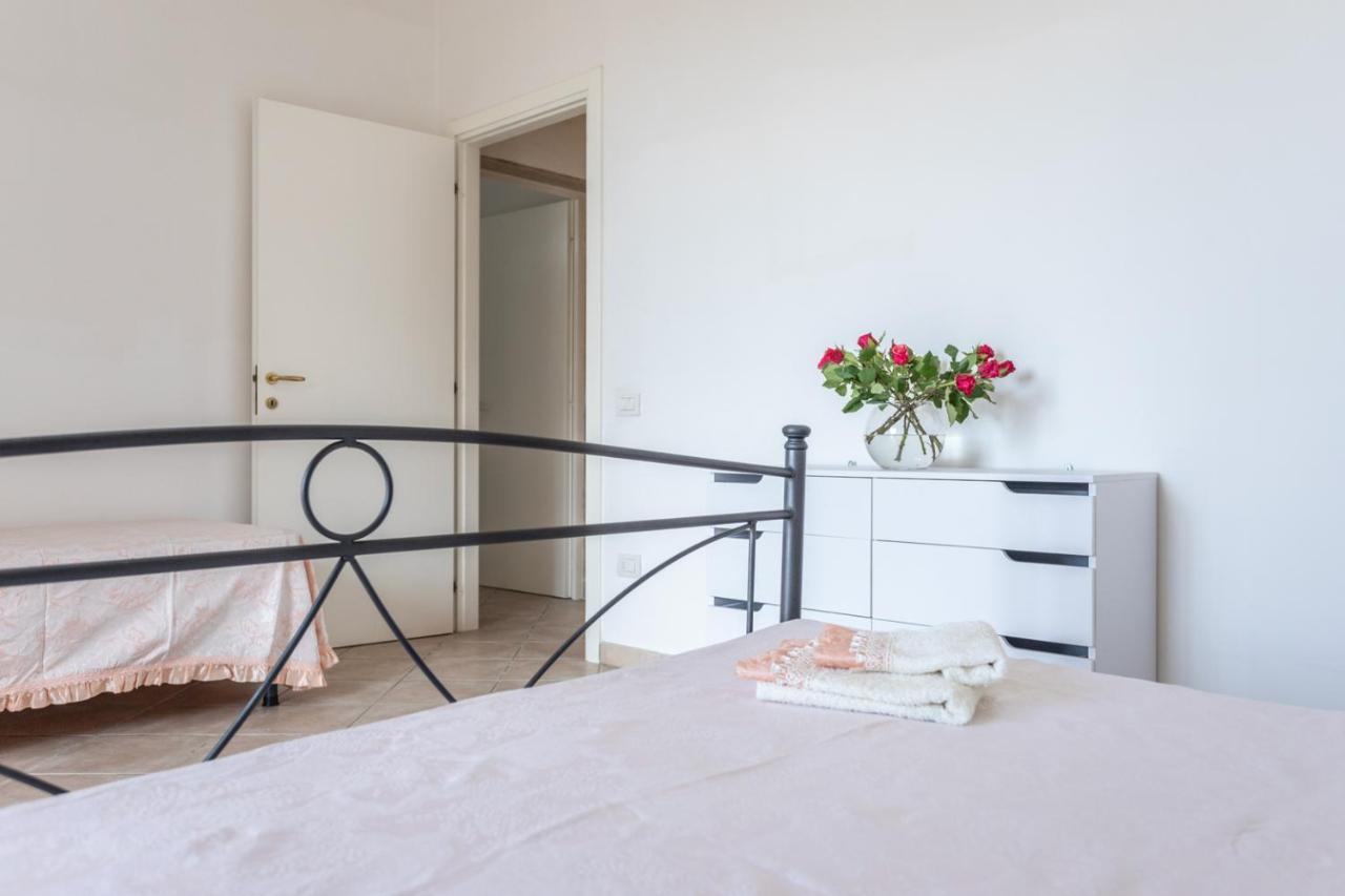 Villetta Bianca Sulla Spiaggia - Apulia Home 加利波利 外观 照片